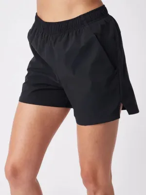 ON Womens Essential Shorts Black